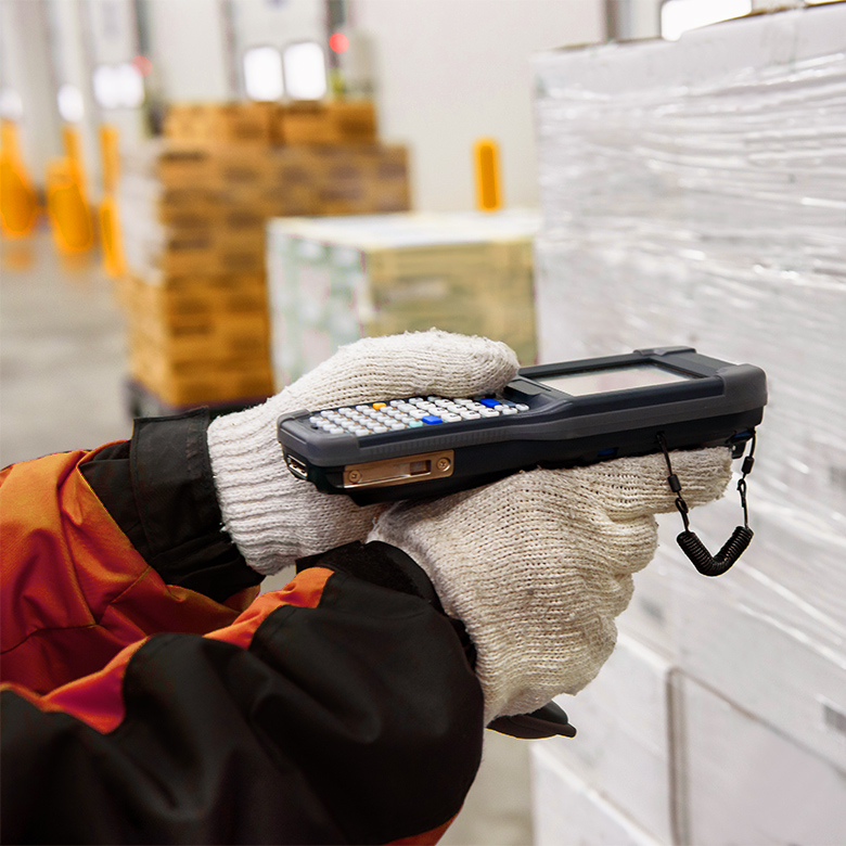 Track your assets & inventory manually both indoor & outdoor in real-time